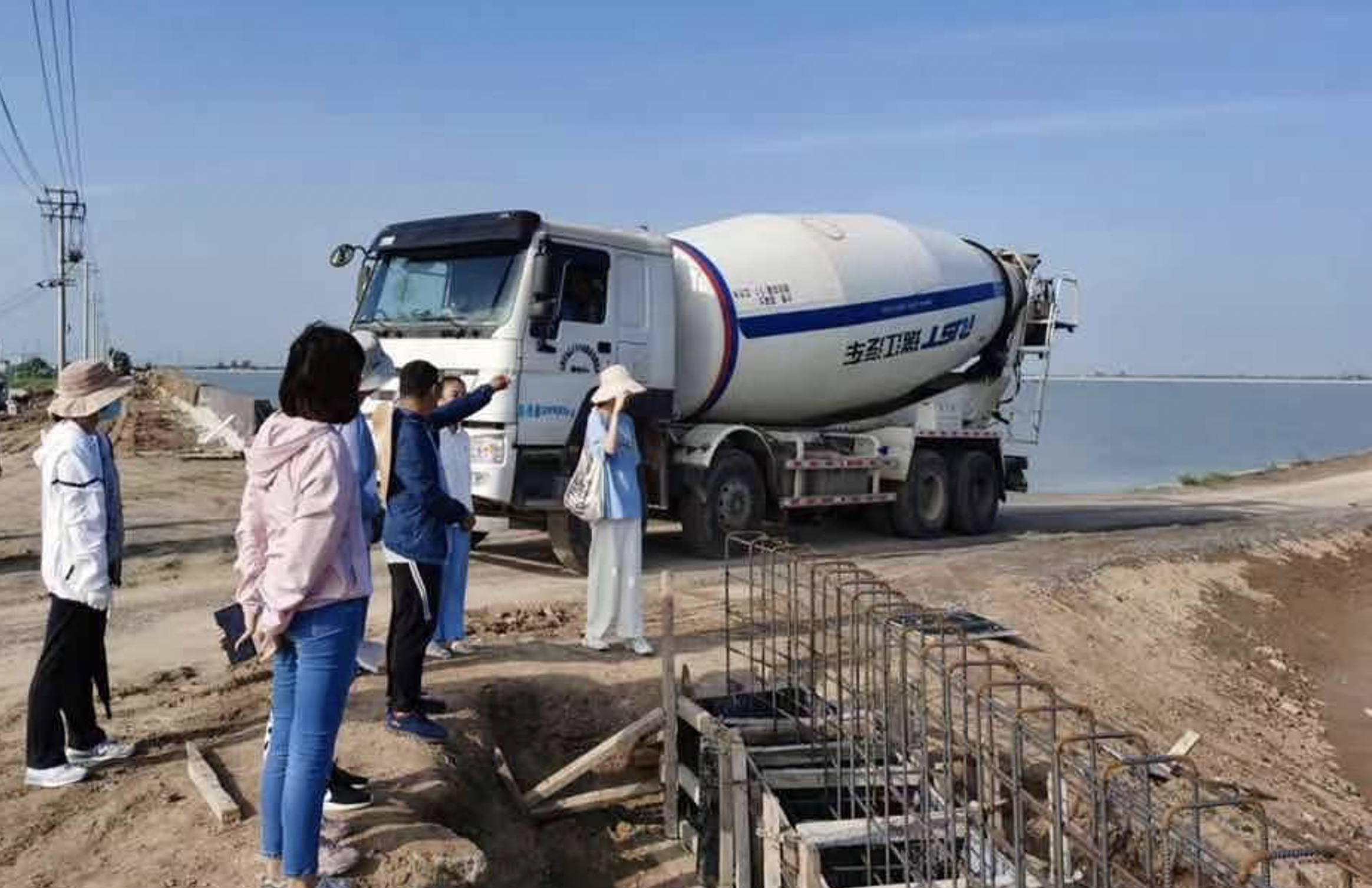 水利工程公司组织工地现场参观活动简报